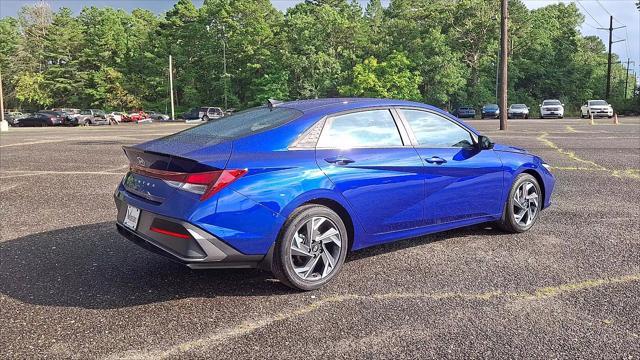 2025 Hyundai Elantra - $22,761