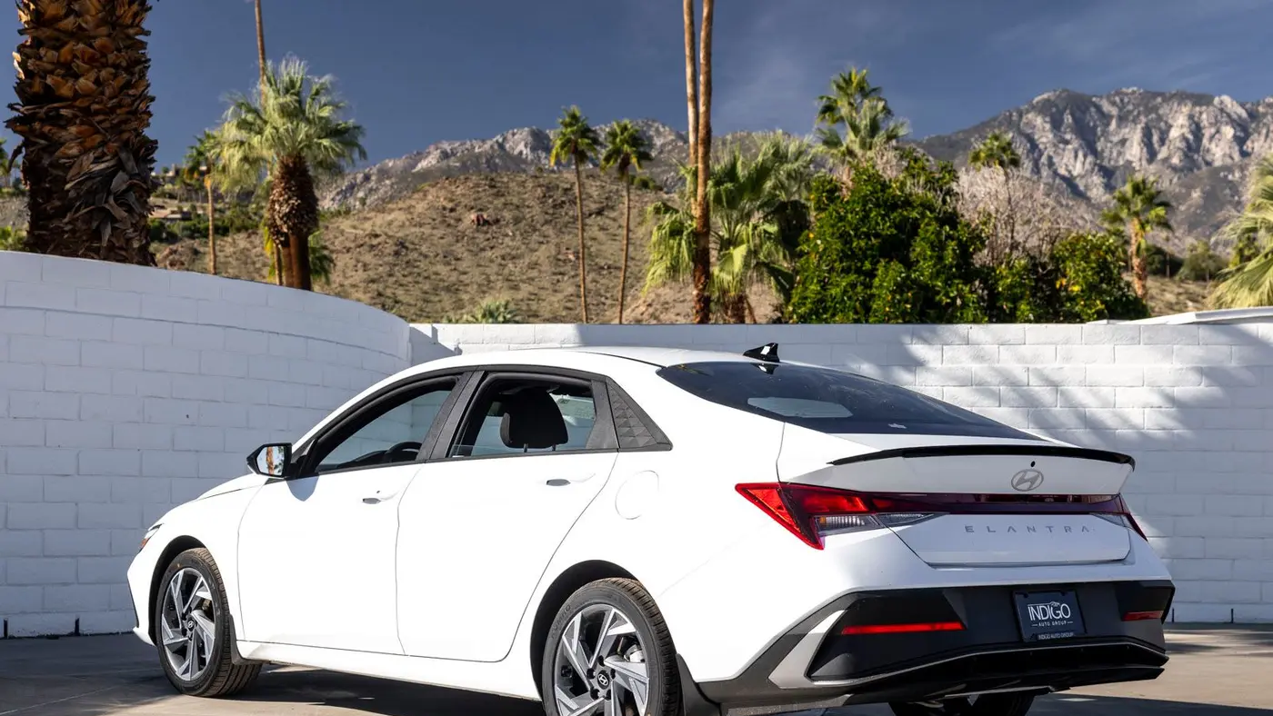 2025 Hyundai ELANTRA SEL Sport