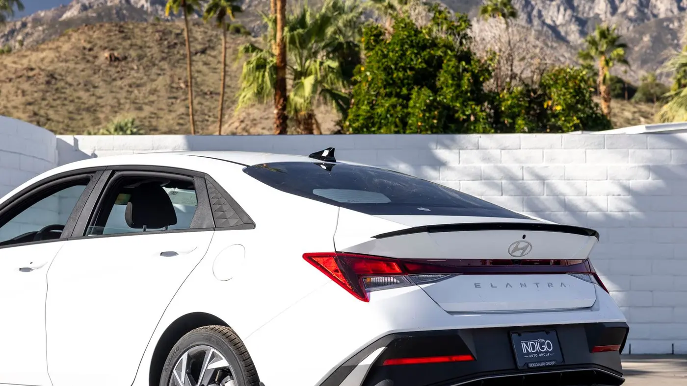 2025 Hyundai ELANTRA SEL Sport