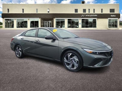 2025 Hyundai Elantra SEL Sport 4DR Sedan