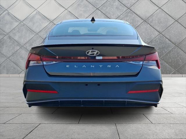 2025 Hyundai Elantra - $22,792