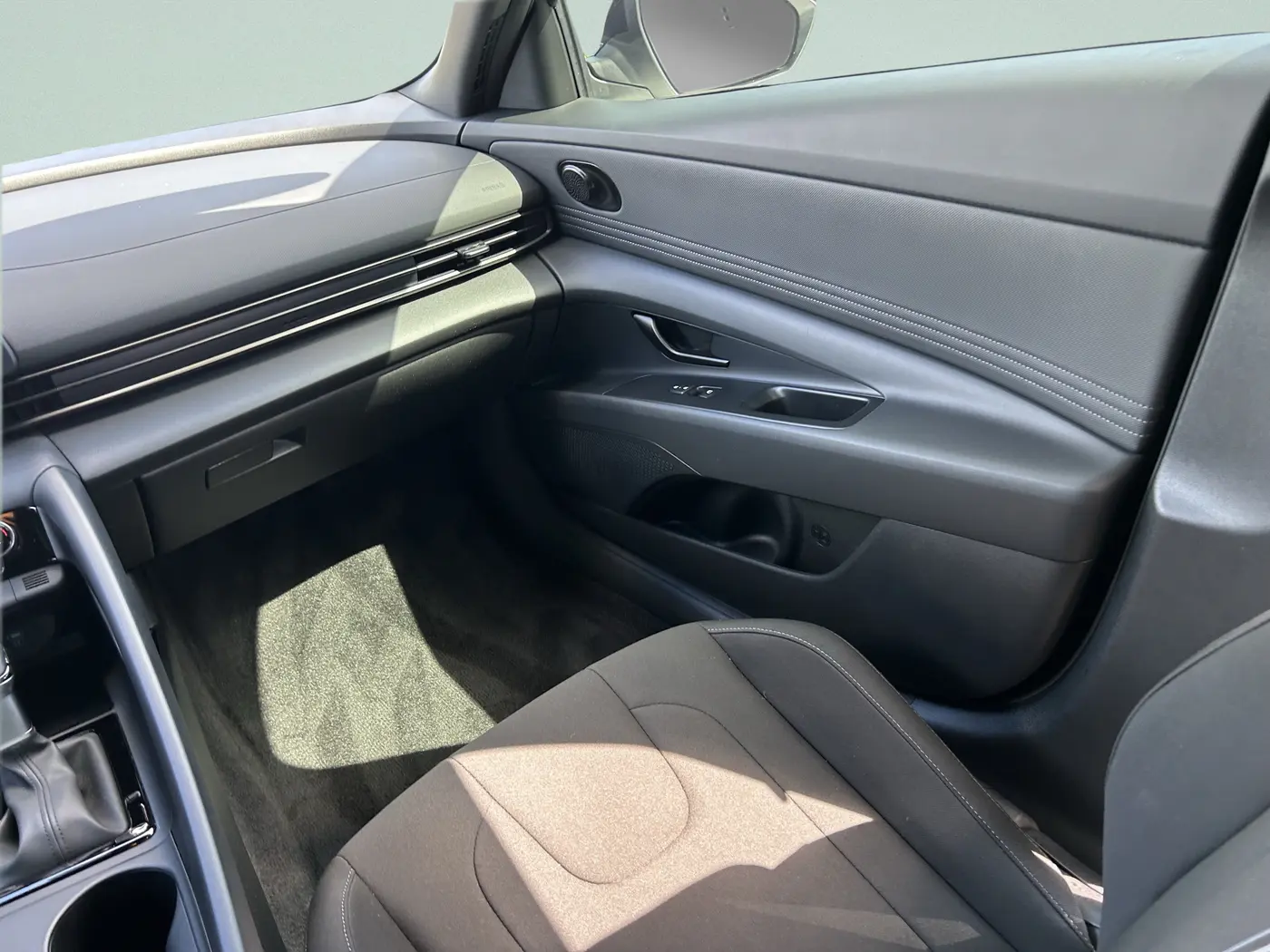 2025 Hyundai Elantra - $21,775