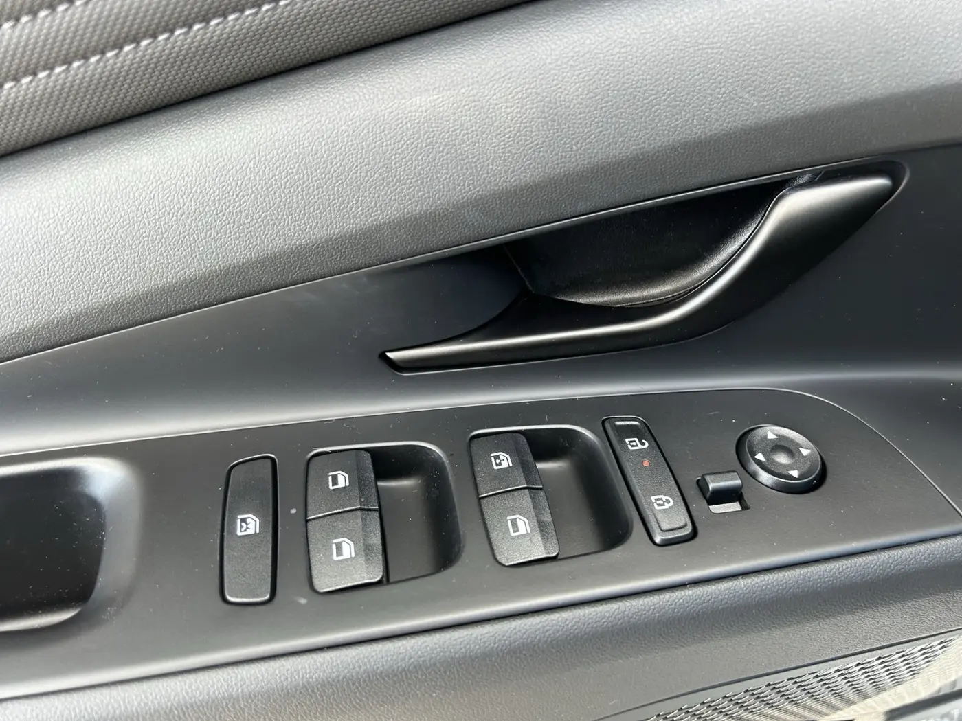 2025 Hyundai Elantra - $21,775
