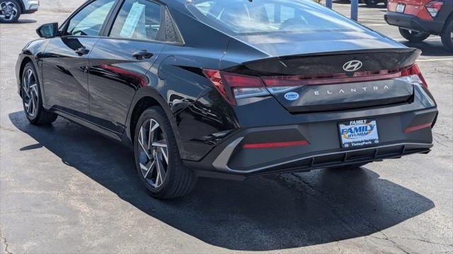 2025 Hyundai ELANTRA SEL Sport
