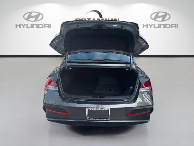 2026 Hyundai Elantra - $21,417