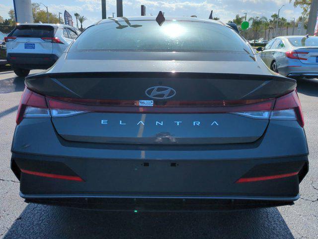 2026 Hyundai Elantra - $25,618