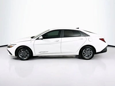 2024 Hyundai Elantra SEL 4DR Sedan