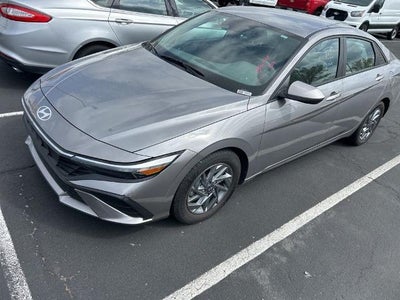 2024 Hyundai Elantra SEL 4DR Sedan
