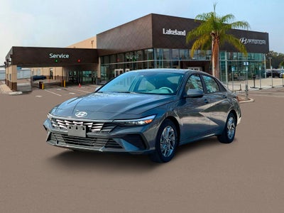 2024 Hyundai Elantra SEL 4DR Sedan