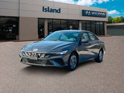 2024 Hyundai Elantra SEL 4DR Sedan