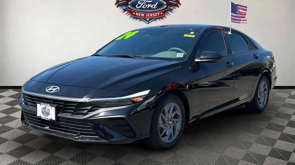 2024 Hyundai ELANTRA SEL