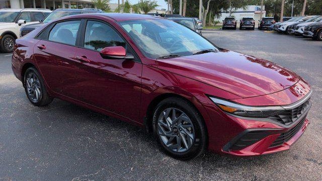 2024 Hyundai ELANTRA SEL