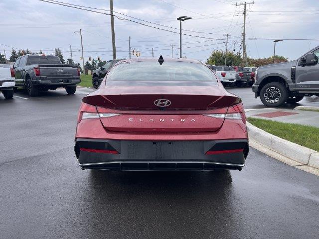 2024 Hyundai Elantra - $21,304
