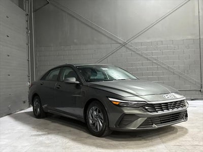 2024 Hyundai Elantra SEL 4DR Sedan