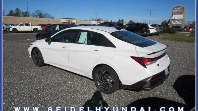 2025 Hyundai ELANTRA SEL Sport