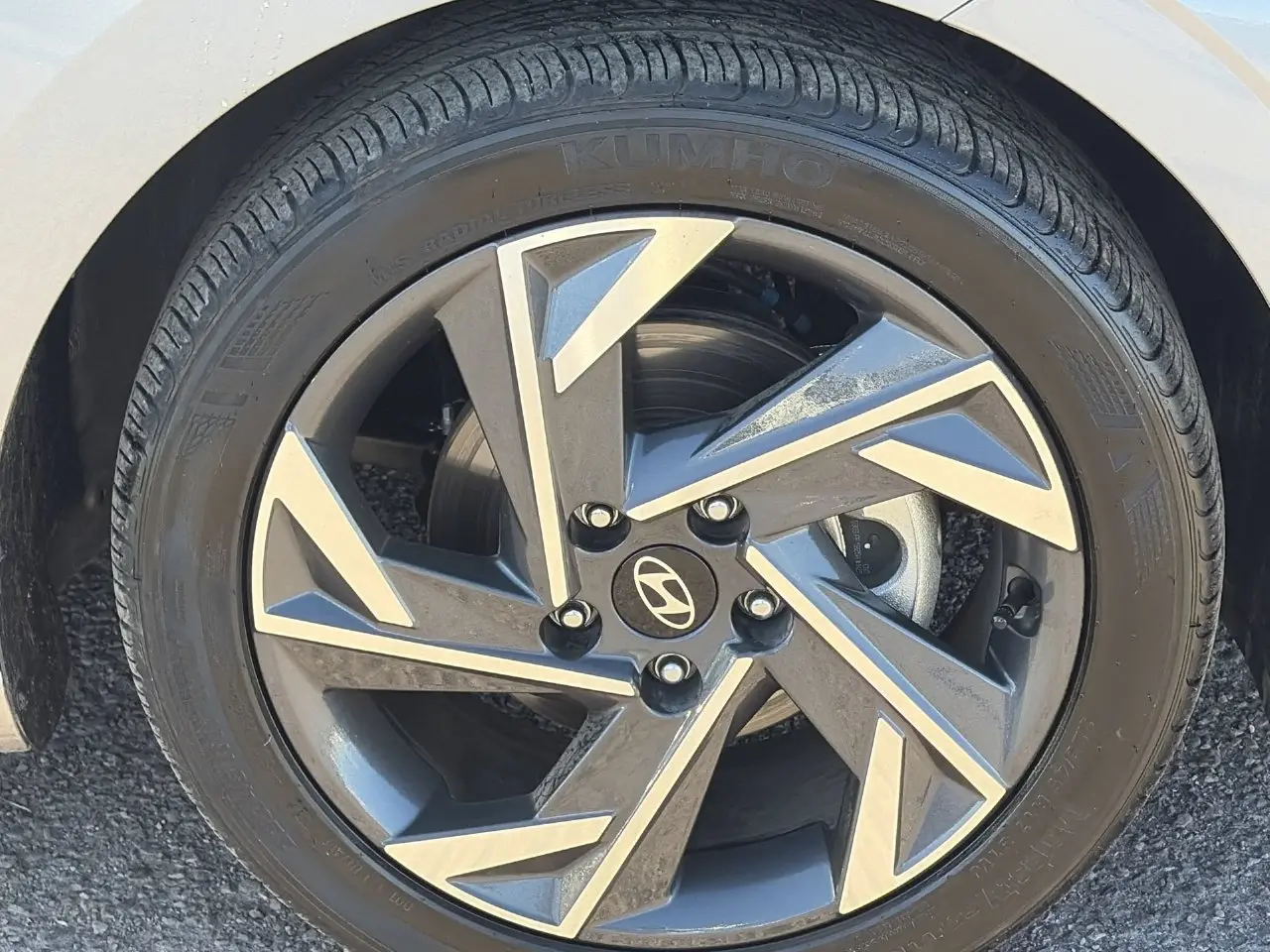 2025 Hyundai Elantra - $21,787