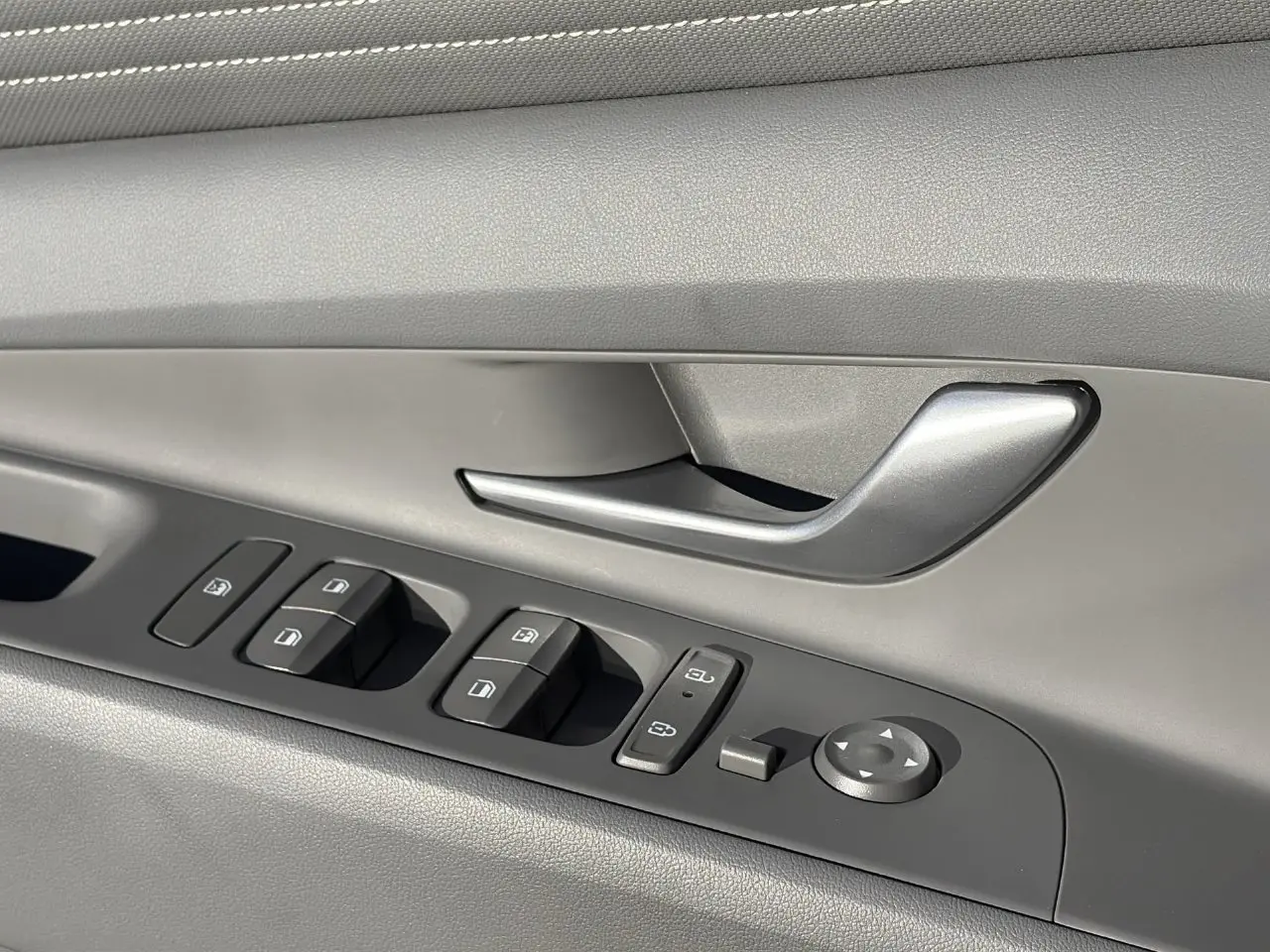 2025 Hyundai Elantra - $21,787