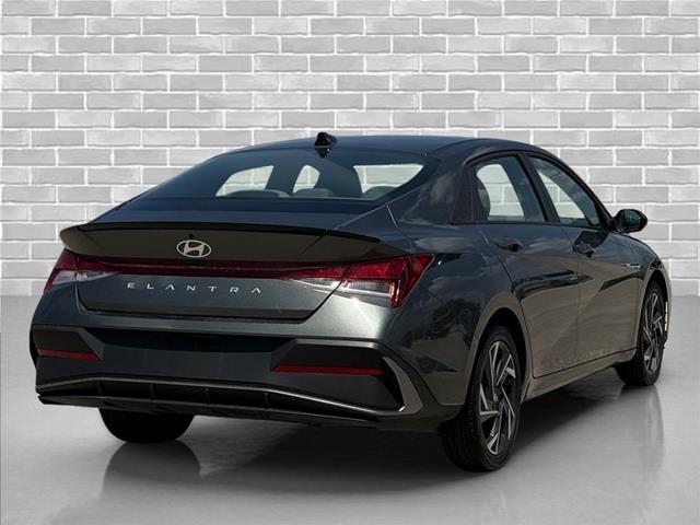 2025 Hyundai Elantra - $22,940