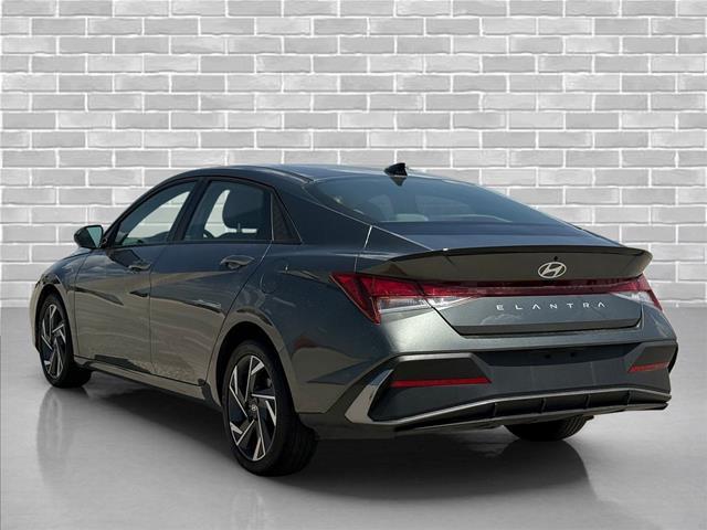 2025 Hyundai Elantra - $22,940