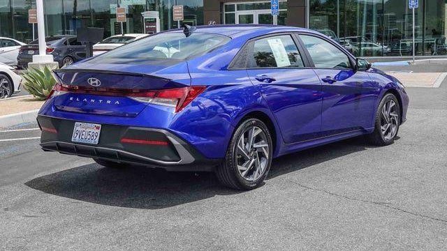 2025 Hyundai ELANTRA SEL Sport