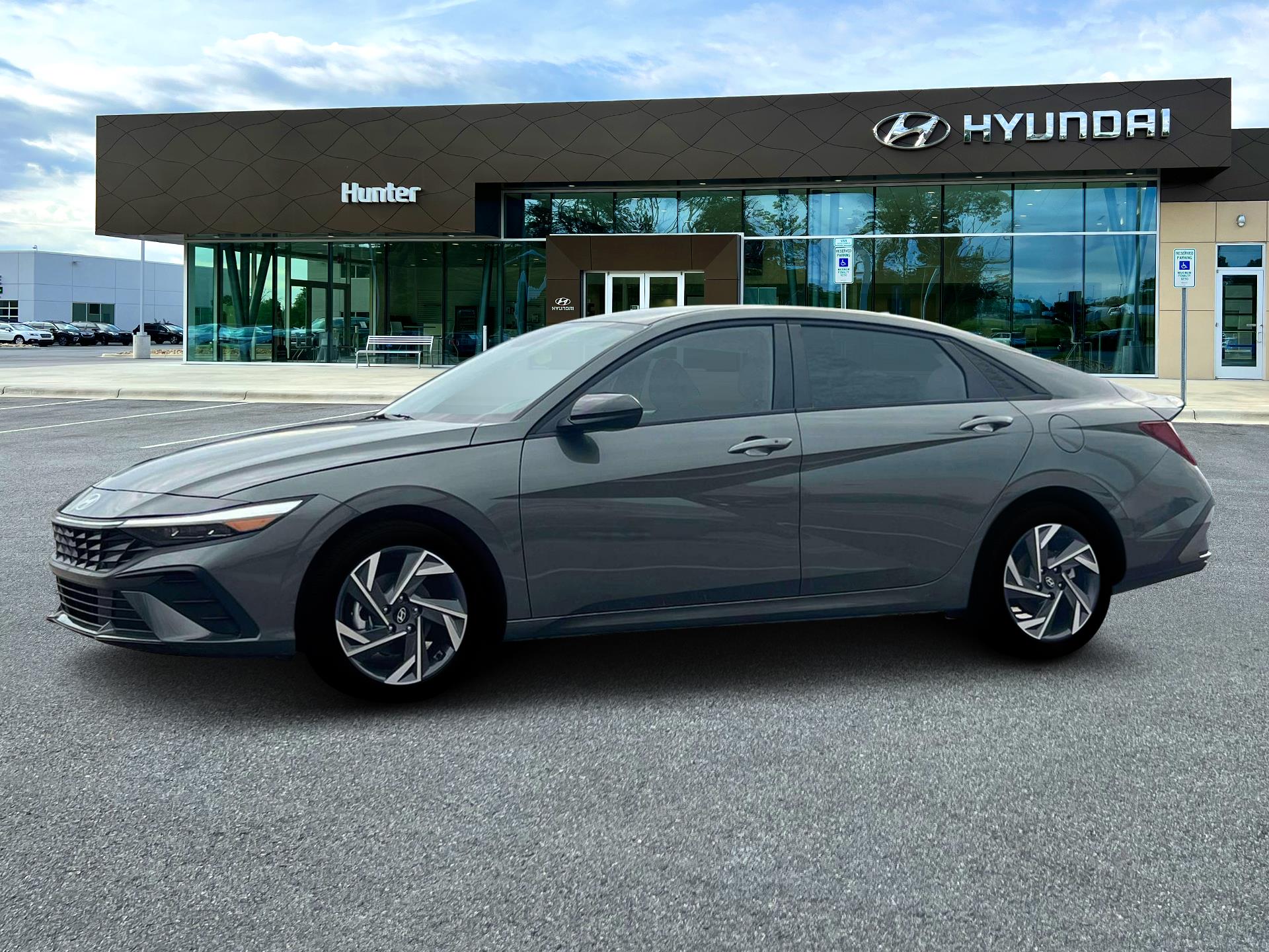 2025 Hyundai Elantra - $23,075