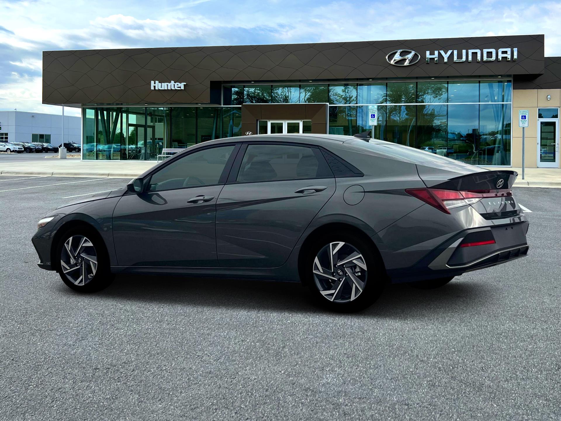 2025 Hyundai Elantra - $23,075