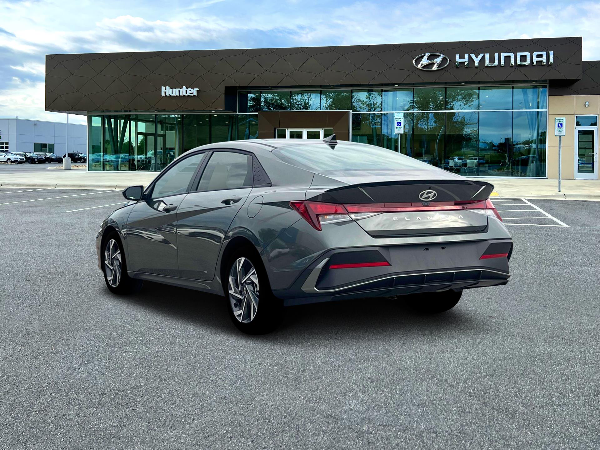 2025 Hyundai Elantra - $23,075