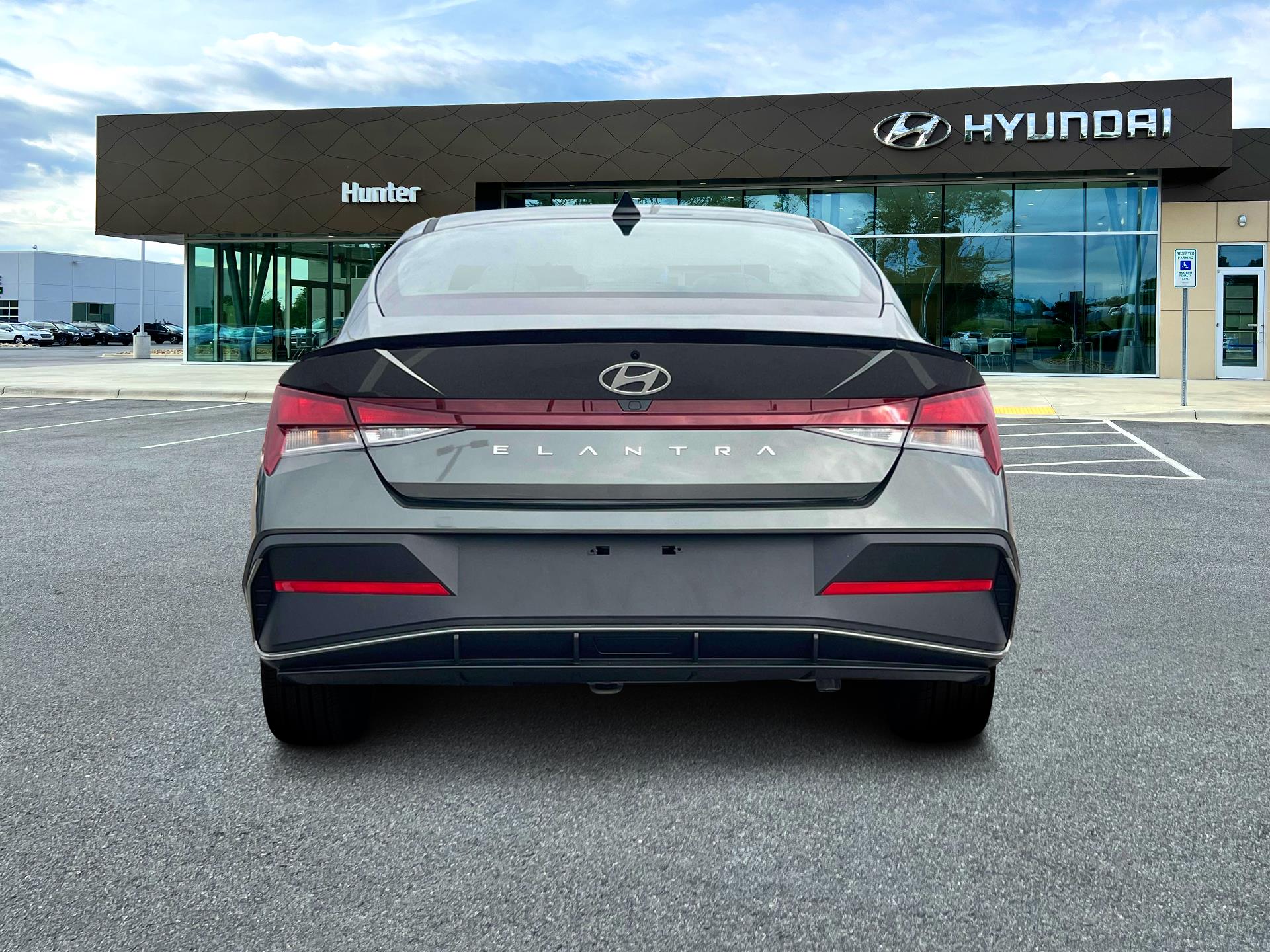 2025 Hyundai Elantra - $23,075