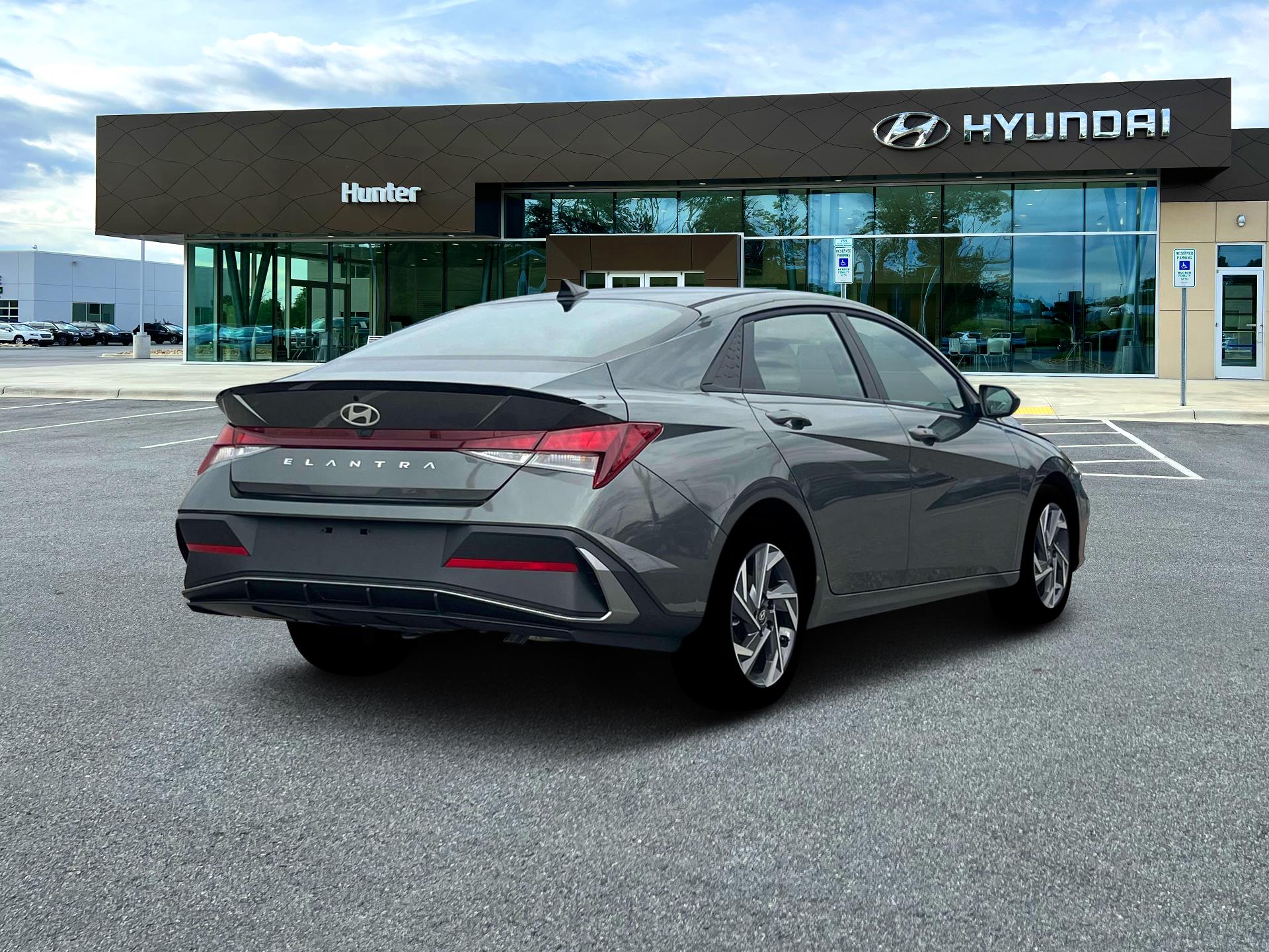 2025 Hyundai Elantra - $23,075