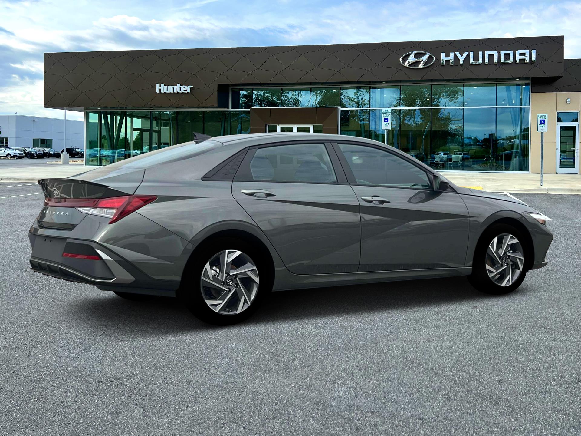 2025 Hyundai Elantra - $23,075