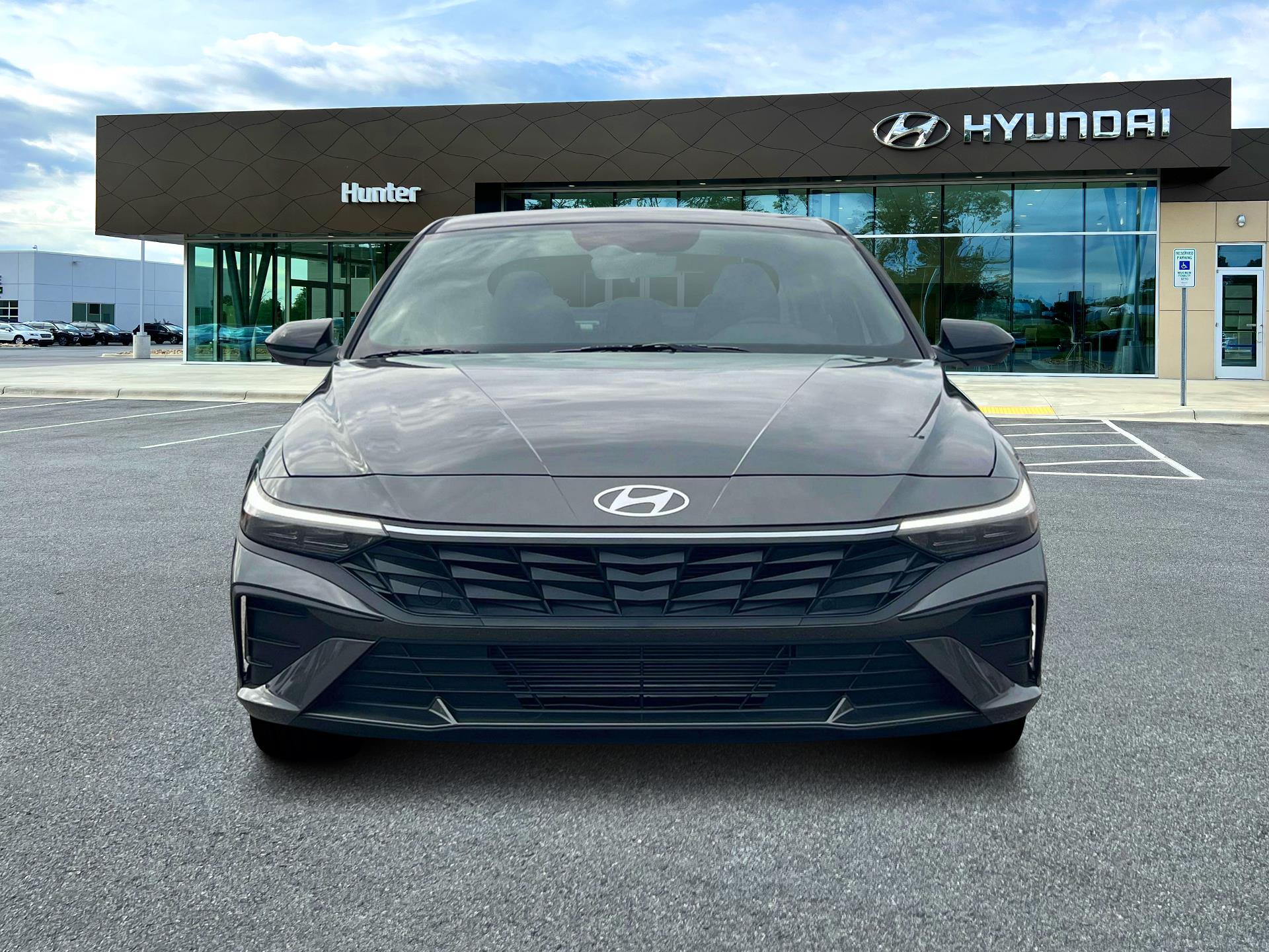 2025 Hyundai Elantra - $23,075