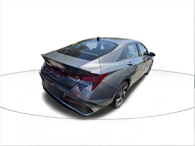2025 Hyundai ELANTRA SEL Sport — photo 1 of 3