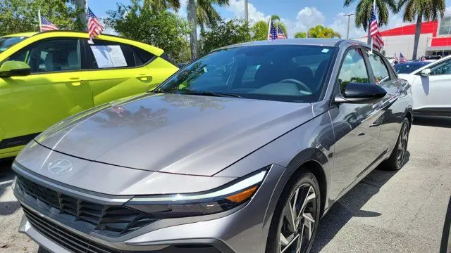2025 Hyundai ELANTRA SEL Sport