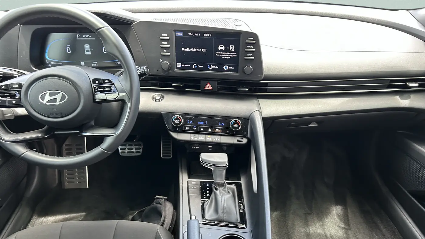 2025 Hyundai ELANTRA SEL Sport