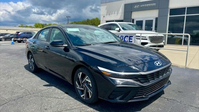 2025 Hyundai ELANTRA SEL Sport