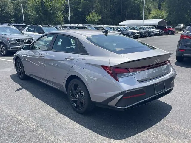 2026 Hyundai Elantra - $22,500