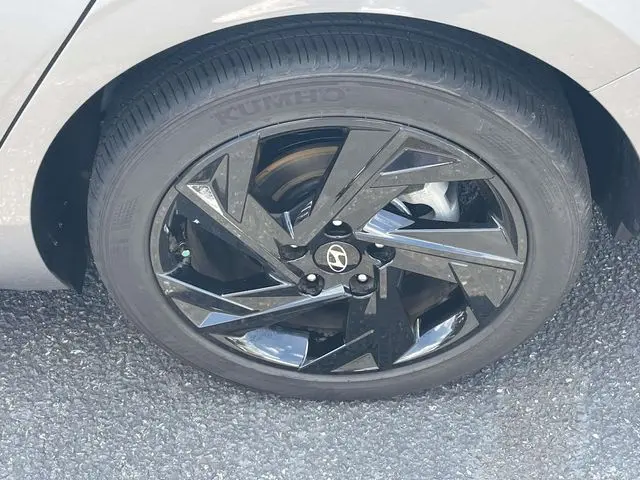 2026 Hyundai Elantra - $22,500