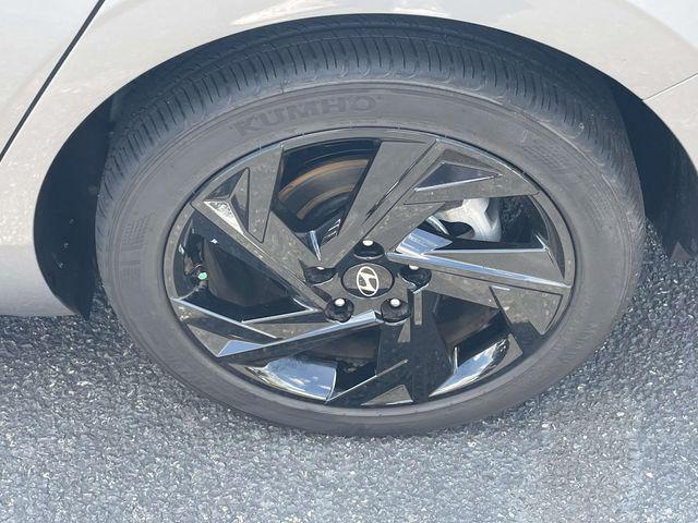 2026 Hyundai Elantra - $22,500