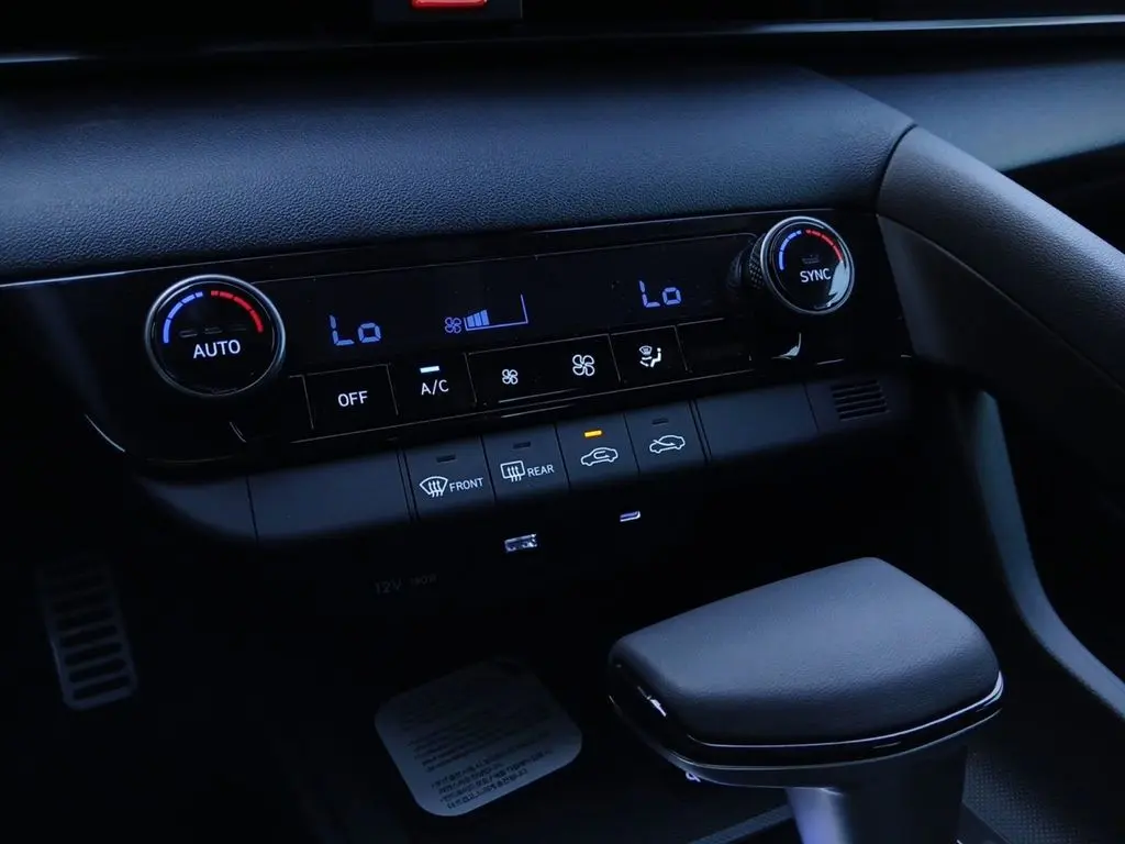 2026 Hyundai Elantra - $25,235