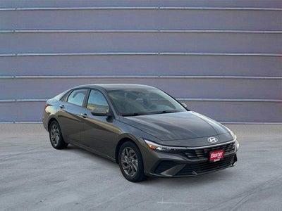 2024 Hyundai Elantra SEL 4DR Sedan