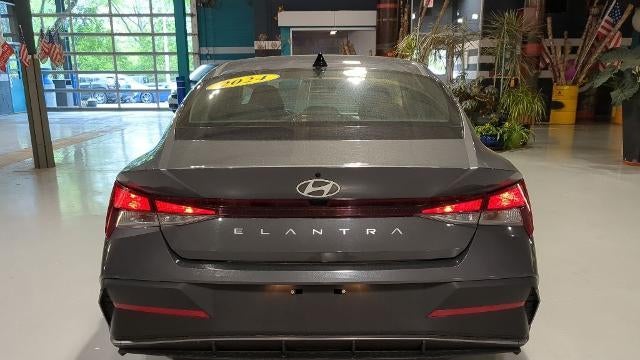 2024 Hyundai ELANTRA SEL