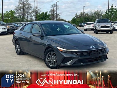2024 Hyundai Elantra SEL 4DR Sedan
