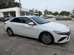 2024 Elantra Thumbnail 1