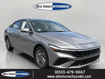 2024 Hyundai Elantra SEL 4DR Sedan
