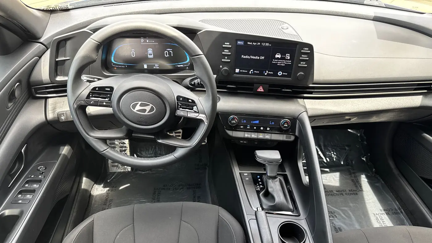 2025 Hyundai ELANTRA SEL Sport