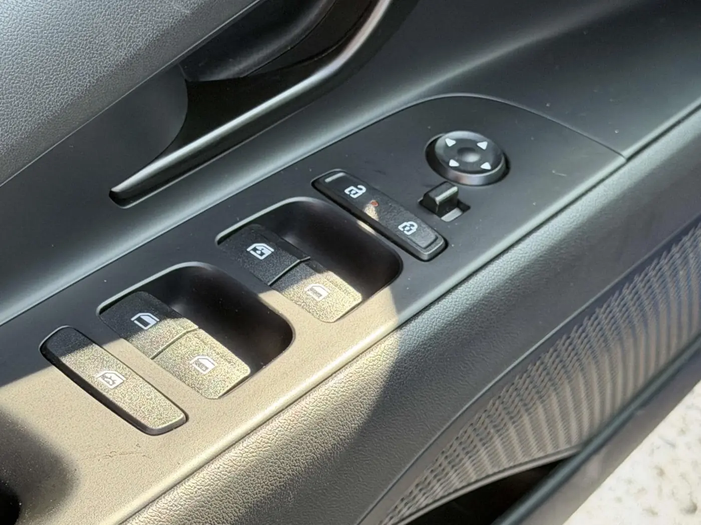 2025 Hyundai Elantra - $20,348