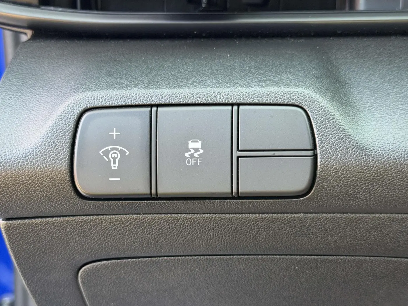 2025 Hyundai Elantra - $20,348
