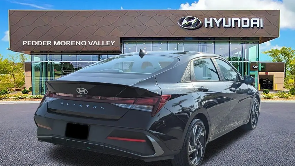 2025 Hyundai ELANTRA SEL Sport