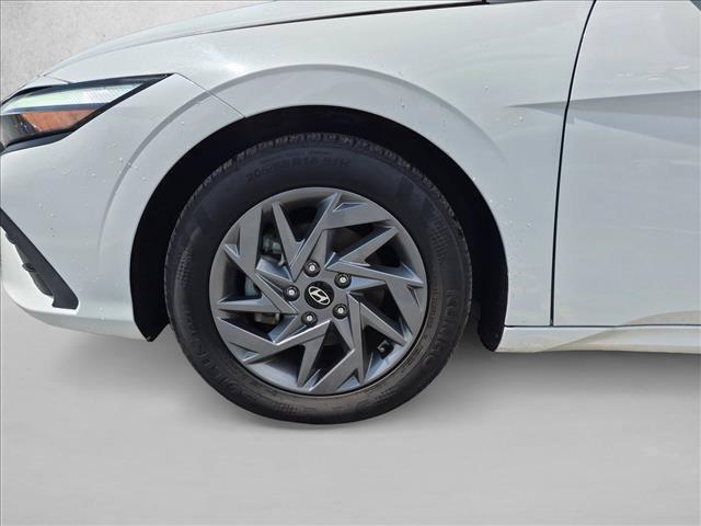 2024 Hyundai Elantra - $19,540