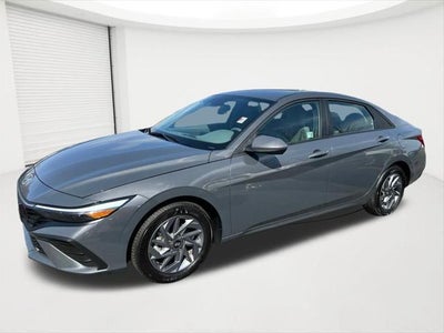 2024 Hyundai Elantra SEL 4DR Sedan